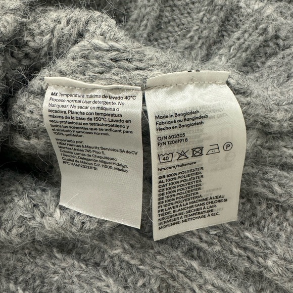 NWOT - H&M - Off-the-shoulder Sweater - Grey (size XS) - Picture 8 of 9